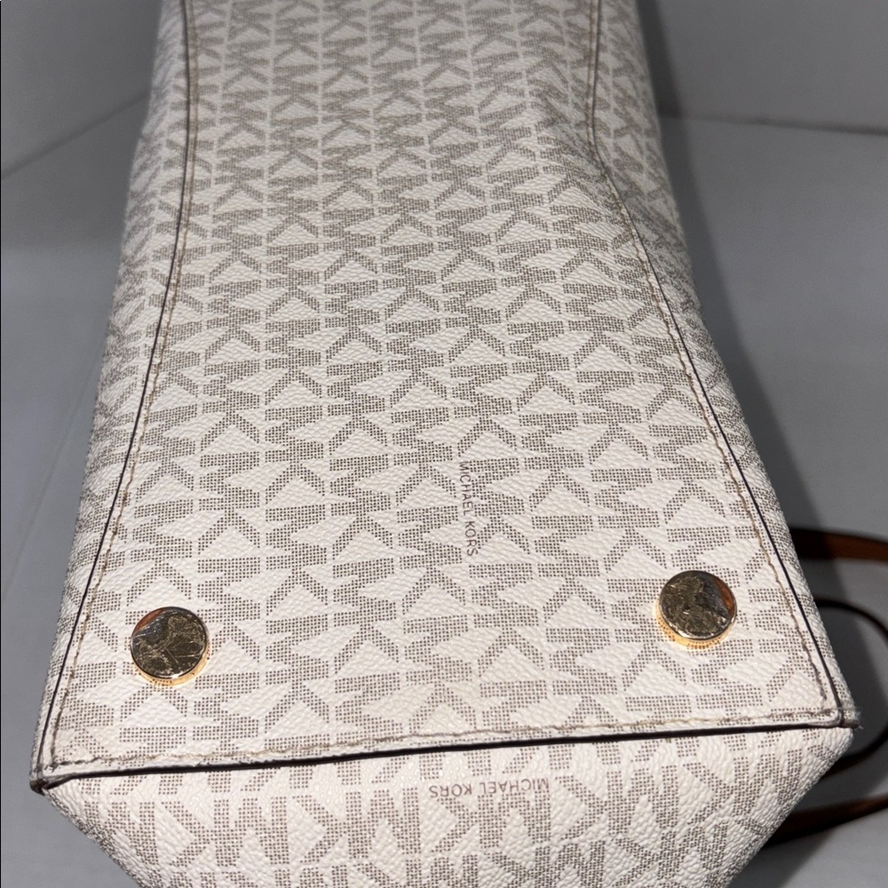 Michael Kors Jet Set Large Shoulder Bag - Picture 16 of 16